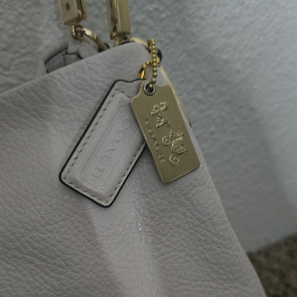 Coach 2013 White & Gold Hardware Hobo Leather Medium Tote (EUC)(LIKE NEW)✨️🤍✨️ - Picture 5 of 14